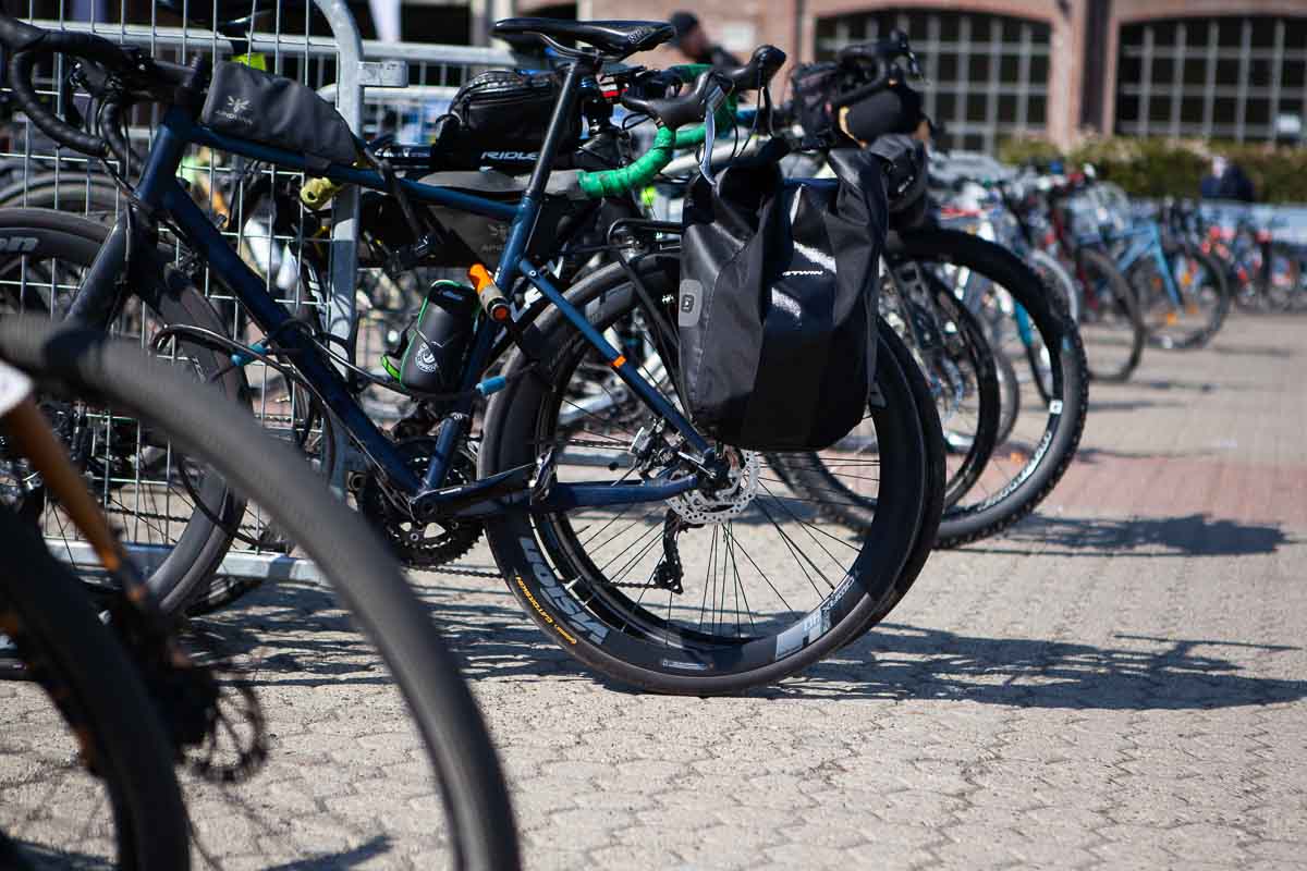 300 Parcheggi Bici Custoditi alla Fiera del Cicloturismo Grazie a Shimano  Italia - Fiera del Cicloturismo